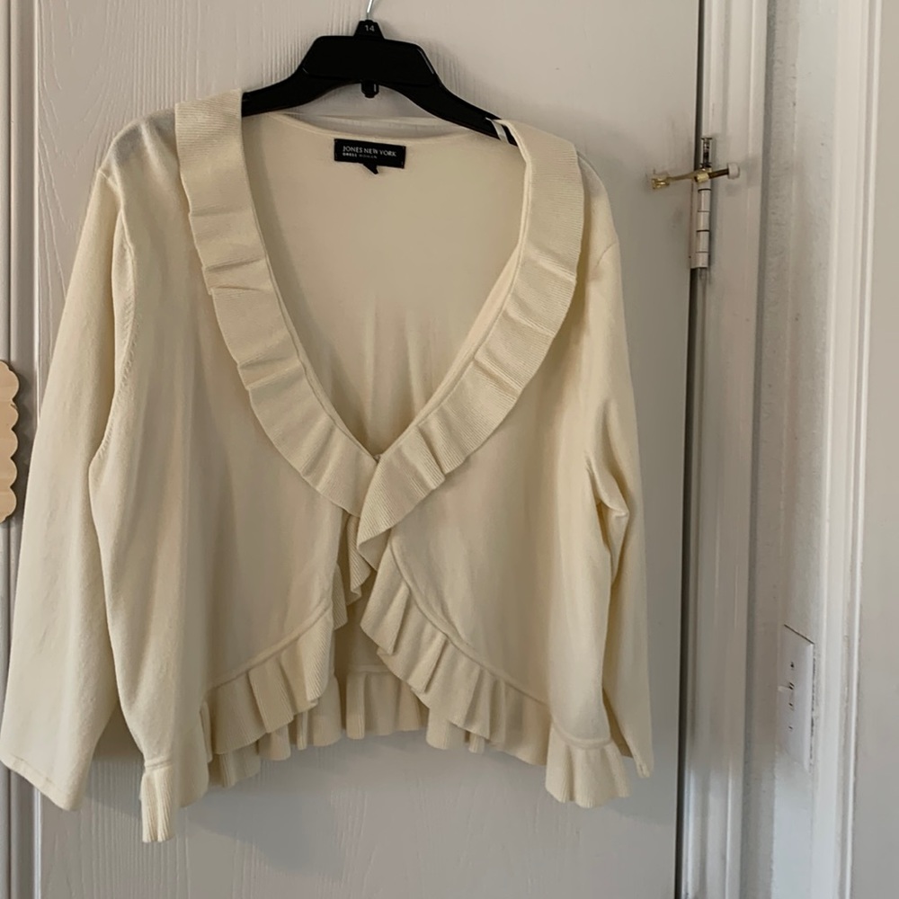 Short sweater